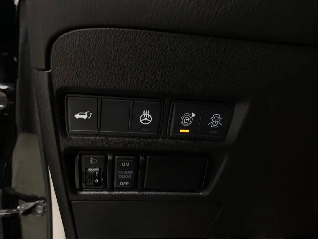 Infiniti QX80 photo 24