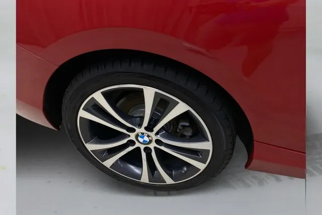BMW 2 Series photo 18