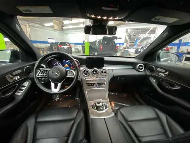 Mercedes-Benz C-Class photo 29