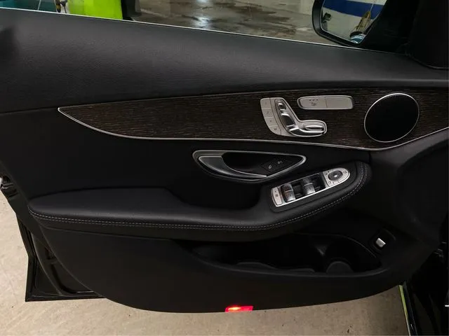 Mercedes-Benz C-Class photo 26