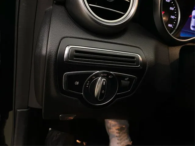 Mercedes-Benz C-Class photo 24