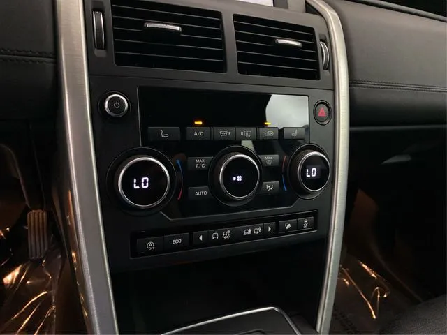 Land Rover Discovery Sport photo 33