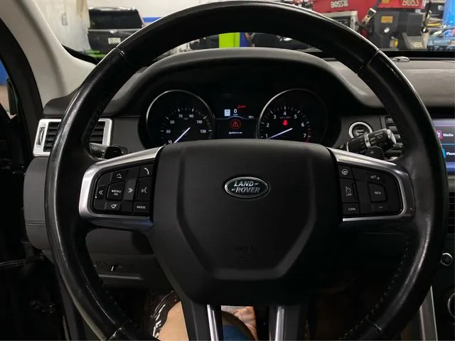 Land Rover Discovery Sport photo 23