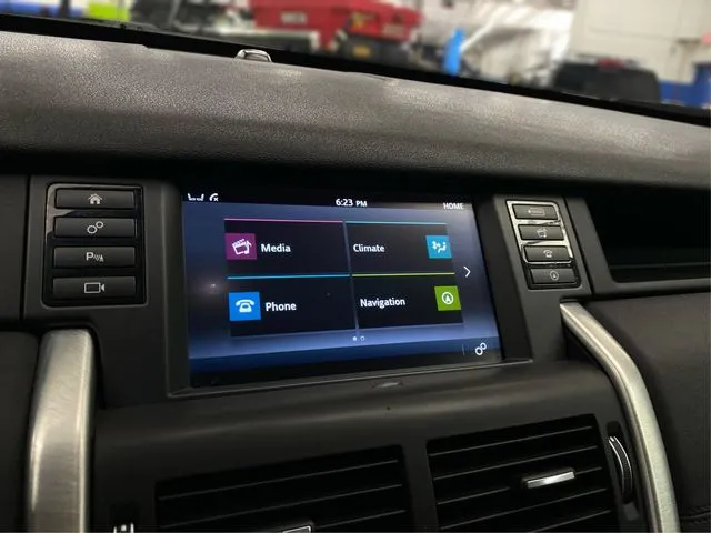 Land Rover Discovery Sport photo 31