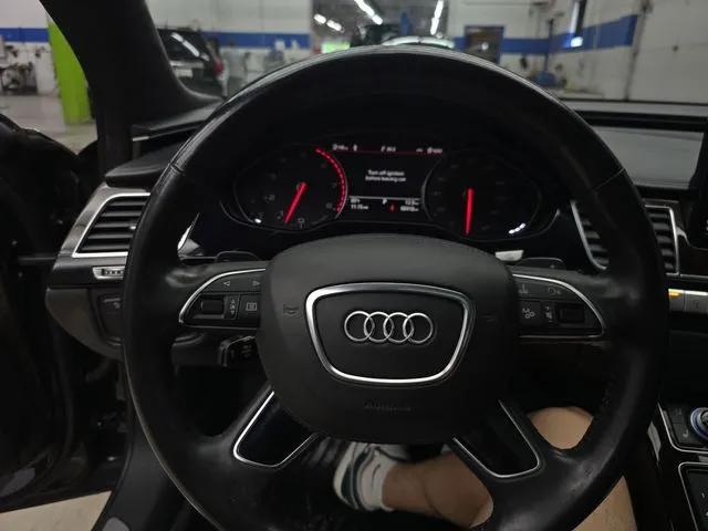 Audi A8 photo 23