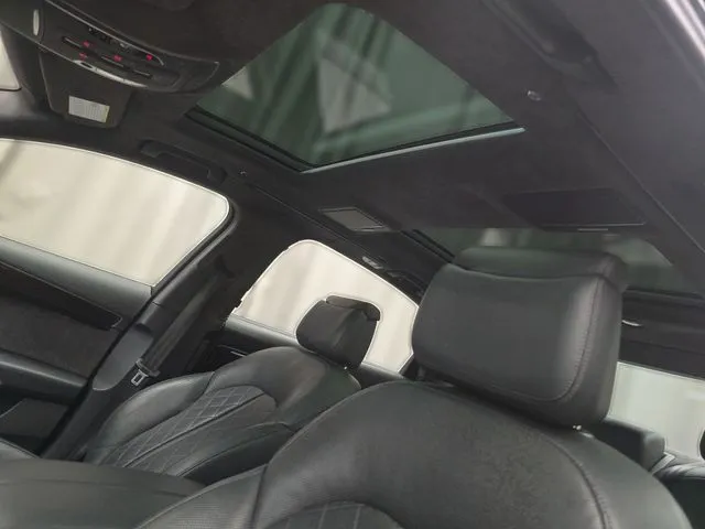 Audi A8 photo 27