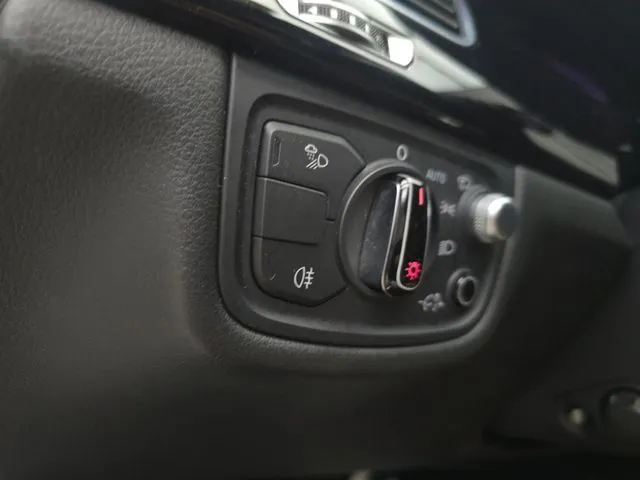 Audi A8 photo 25