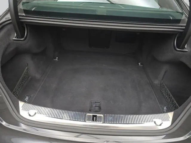 Audi A8 photo 15
