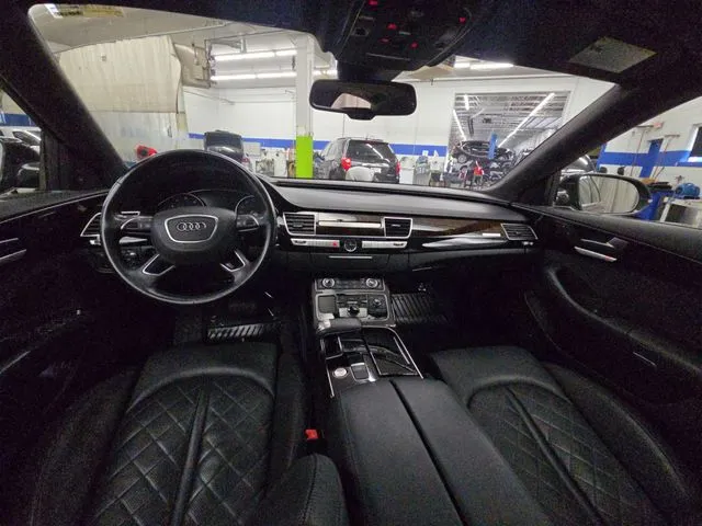 Audi A8 photo 29