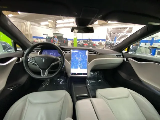 Tesla Model S photo 28