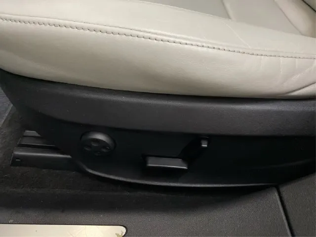 Tesla Model S photo 24