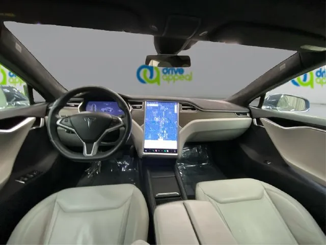 Tesla Model S photo 29