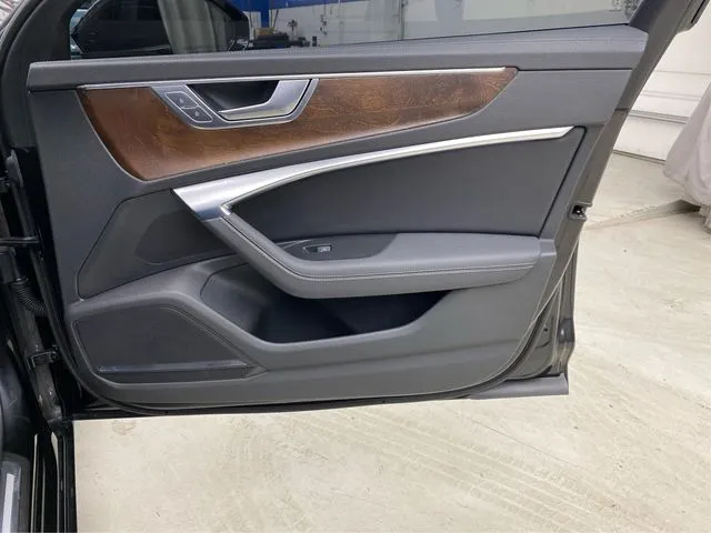 Audi A6 photo 28