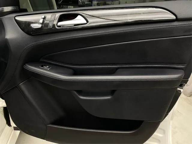 Mercedes-Benz GLE photo 28