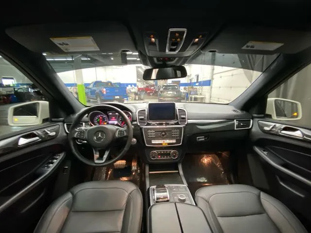Mercedes-Benz GLE photo 29