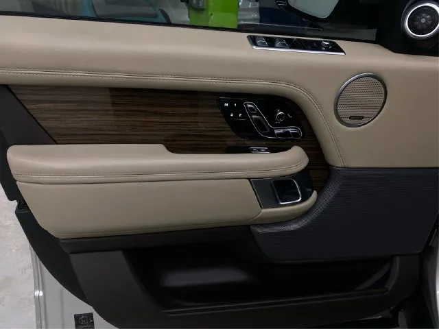 Land Rover Range Rover photo 26