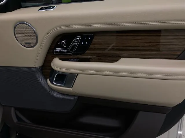 Land Rover Range Rover photo 28