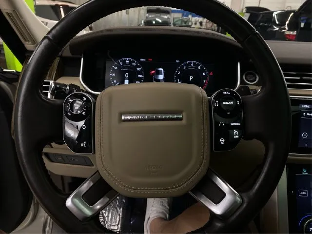 Land Rover Range Rover photo 23