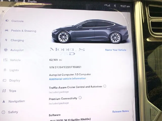 Tesla Model S photo 22