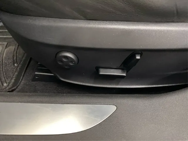 Tesla Model S photo 24