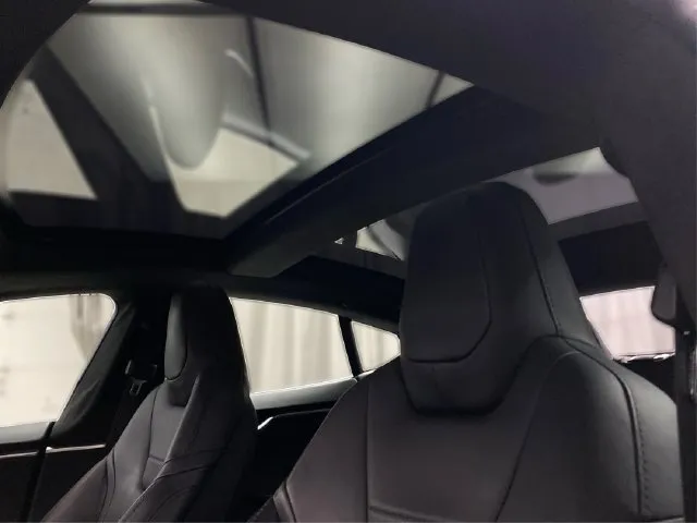Tesla Model S photo 26