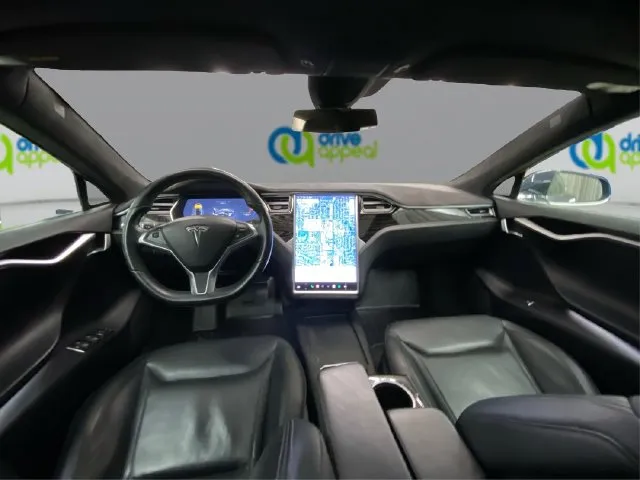 Tesla Model S photo 29
