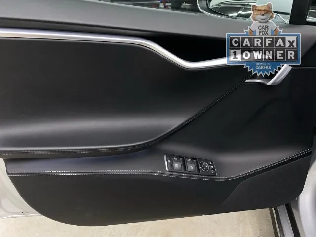 Tesla Model S photo 25