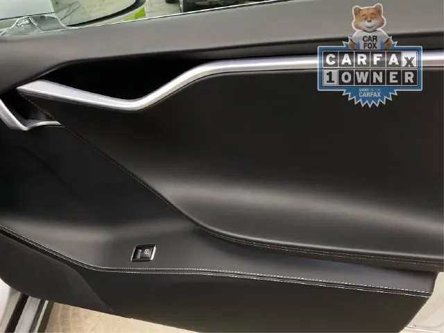 Tesla Model S photo 27
