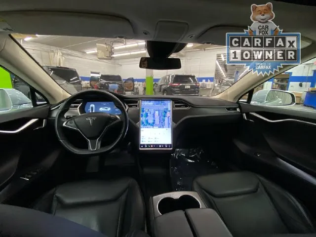 Tesla Model S photo 28