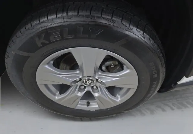 Toyota RAV4 photo 17