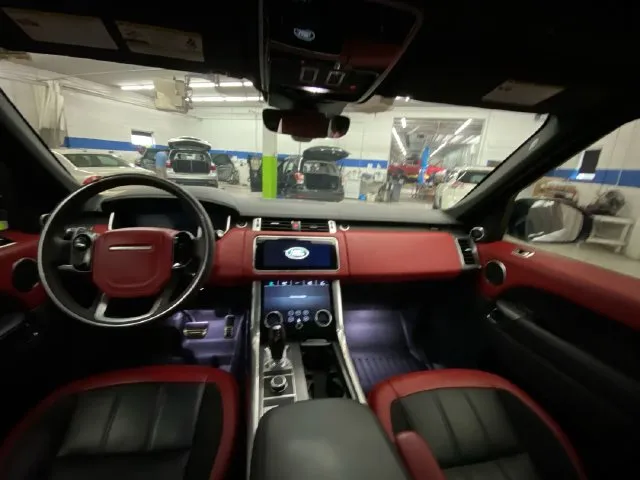 Land Rover Range Rover Sport photo 29