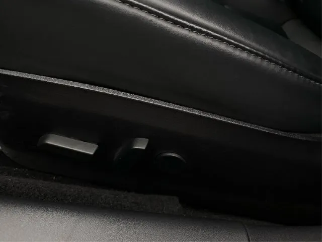 Tesla Model 3 photo 24