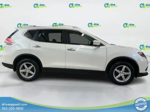 More photos of 2015 Nissan Rogue SL at Drive Appeal Eden Prairie, MN