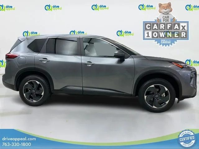 2024 Nissan Rogue SV photo 2