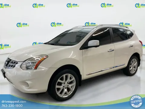 White 2012 Nissan Rogue SL for sale in Eden Prairie, MN