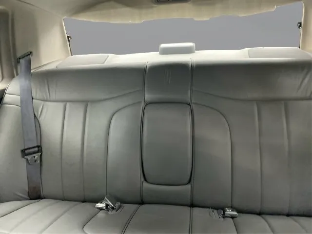Lincoln Town Car photo 20