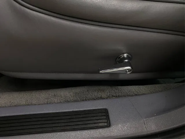 Lincoln Town Car photo 24