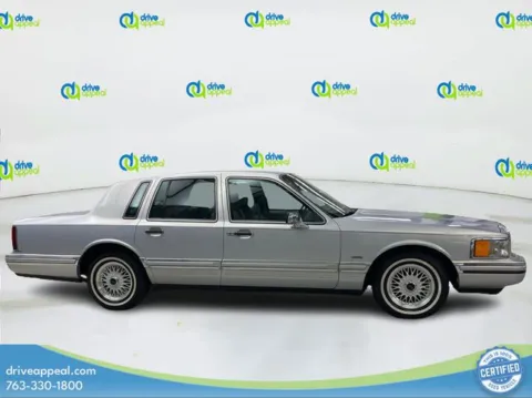 More photos of 1994 Lincoln Town Car Signature at Drive Appeal Anoka, MN
