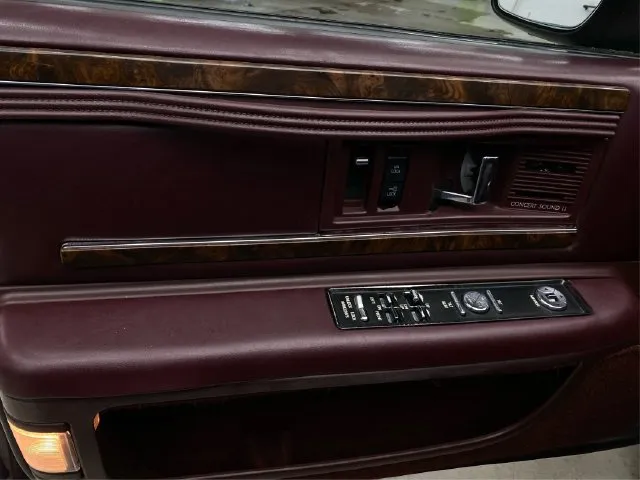 Buick Roadmaster photo 24
