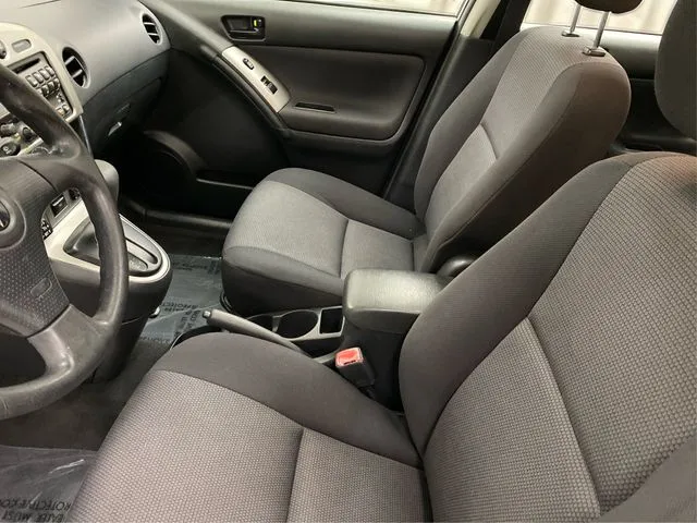 Pontiac Vibe photo 10