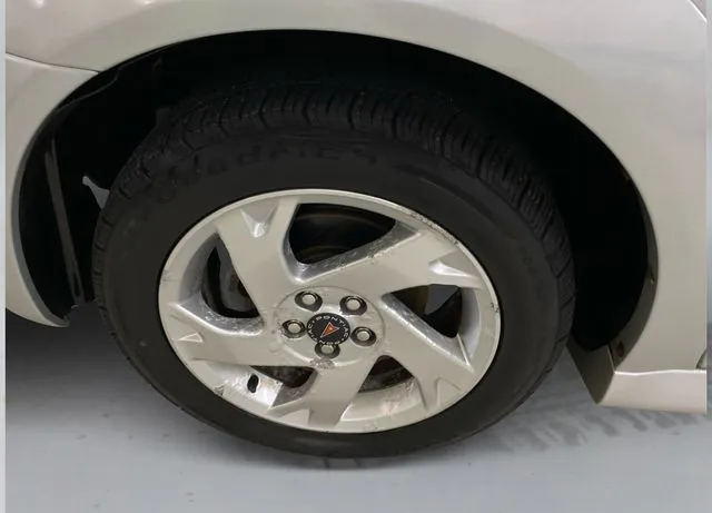 Pontiac Vibe photo 20