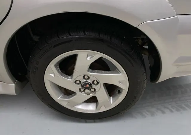 Pontiac Vibe photo 19