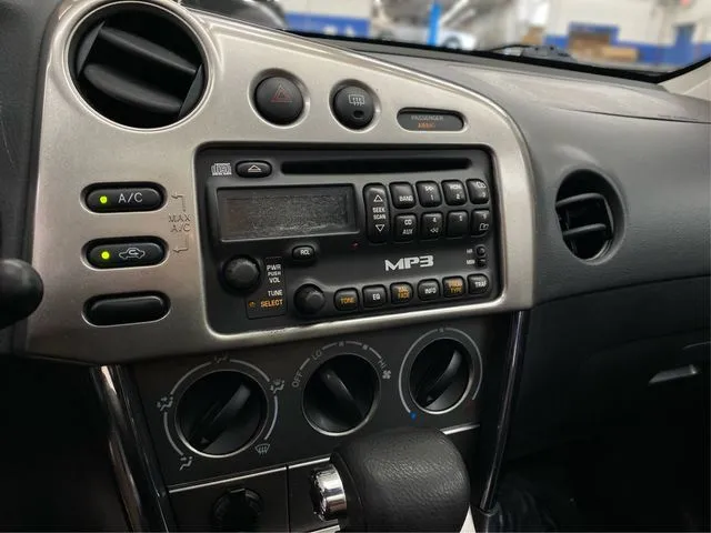 Pontiac Vibe photo 31