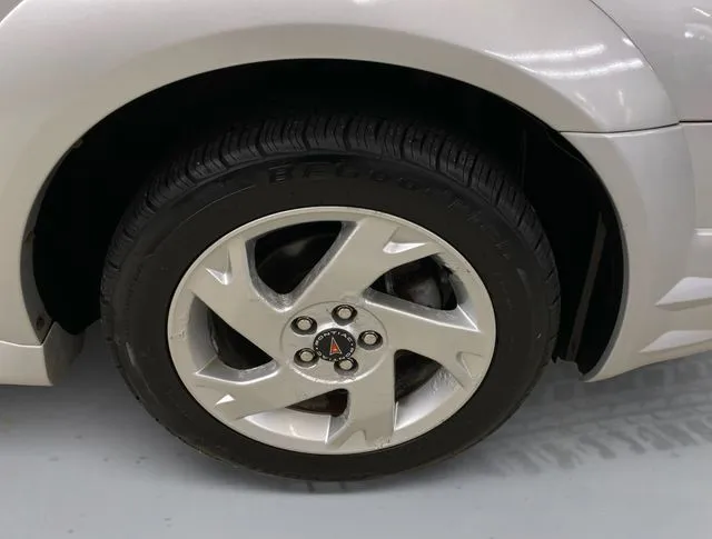Pontiac Vibe photo 17