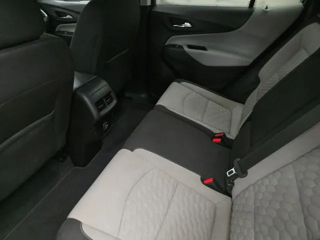 Chevrolet Equinox photo 11