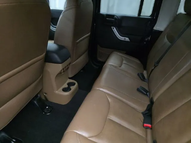 Jeep Wrangler photo 11
