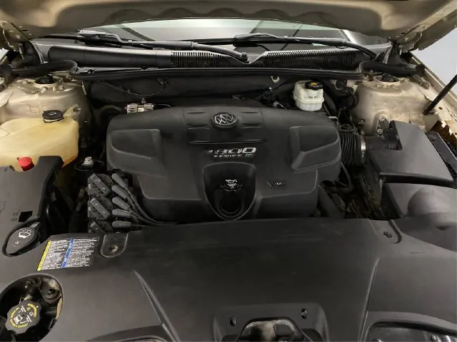 Buick Lucerne photo 13