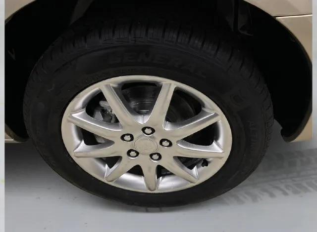 Buick Lucerne photo 18