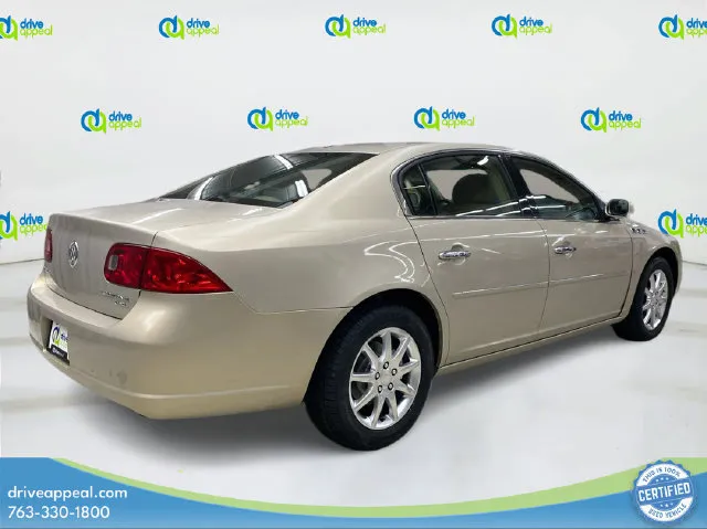 Buick Lucerne photo 5