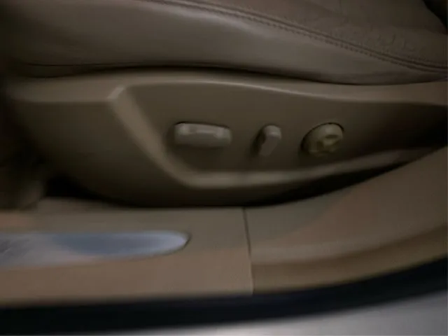 Buick Lucerne photo 24